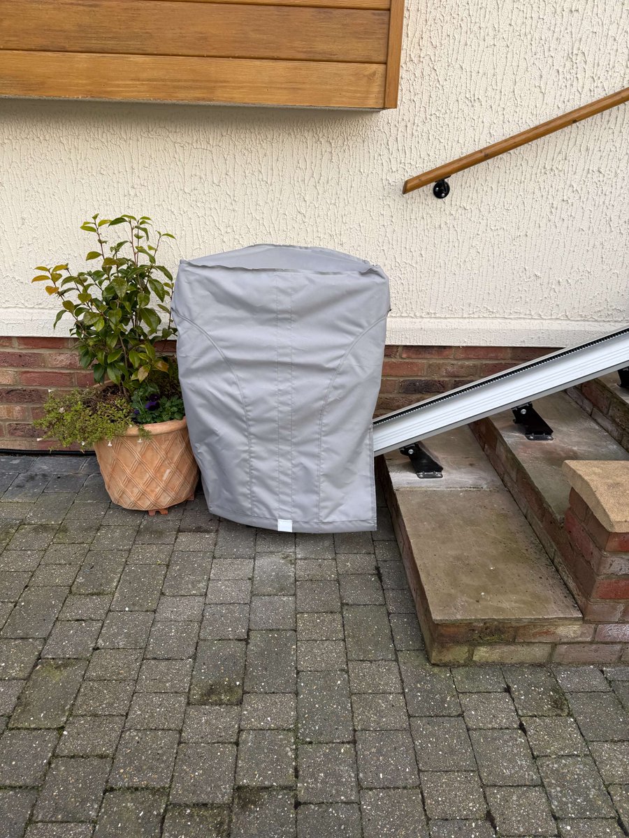 StairliftsLTD's tweet image. ⭐Stairlift of the Week ⭐

This week’s spotlight is on a beautiful outdoor Homeglide, installed by our expert engineer Darren! 👨‍🔧

 #StairliftOfTheWeek #HomeglideOutdoor #StairliftInstallation #TrustedTrader #StairliftExpert