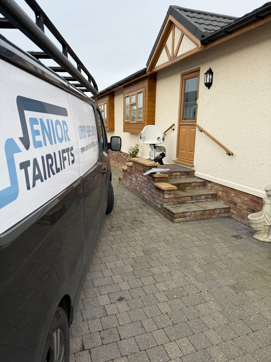 StairliftsLTD's tweet image. ⭐Stairlift of the Week ⭐

This week’s spotlight is on a beautiful outdoor Homeglide, installed by our expert engineer Darren! 👨‍🔧

 #StairliftOfTheWeek #HomeglideOutdoor #StairliftInstallation #TrustedTrader #StairliftExpert