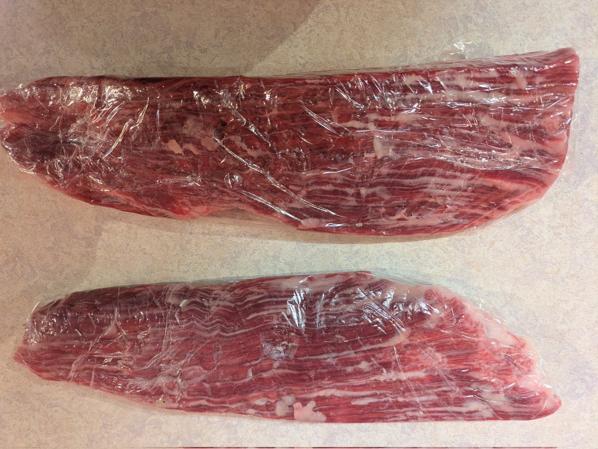 黒毛和牛A5笹肉(ササミ、フランク)入荷しました。
赤身の濃い和牛は独特な旨さです。
是非ご賞味ください。

#十条焼肉 #美味しい #おすすめ #人気 #有名 #行きたい #食べたい