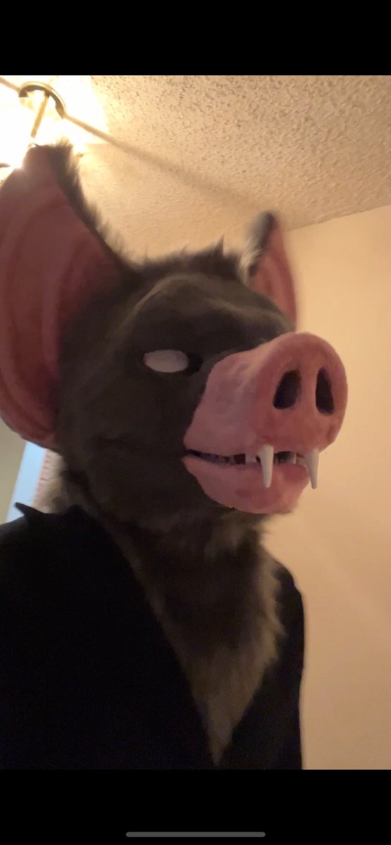 QueenPendas's tweet image. Half bat.

Half man.

All freak.