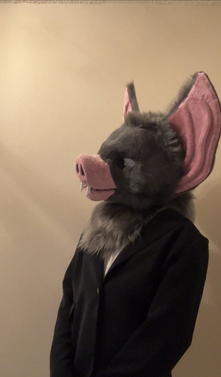 QueenPendas's tweet image. Half bat.

Half man.

All freak.