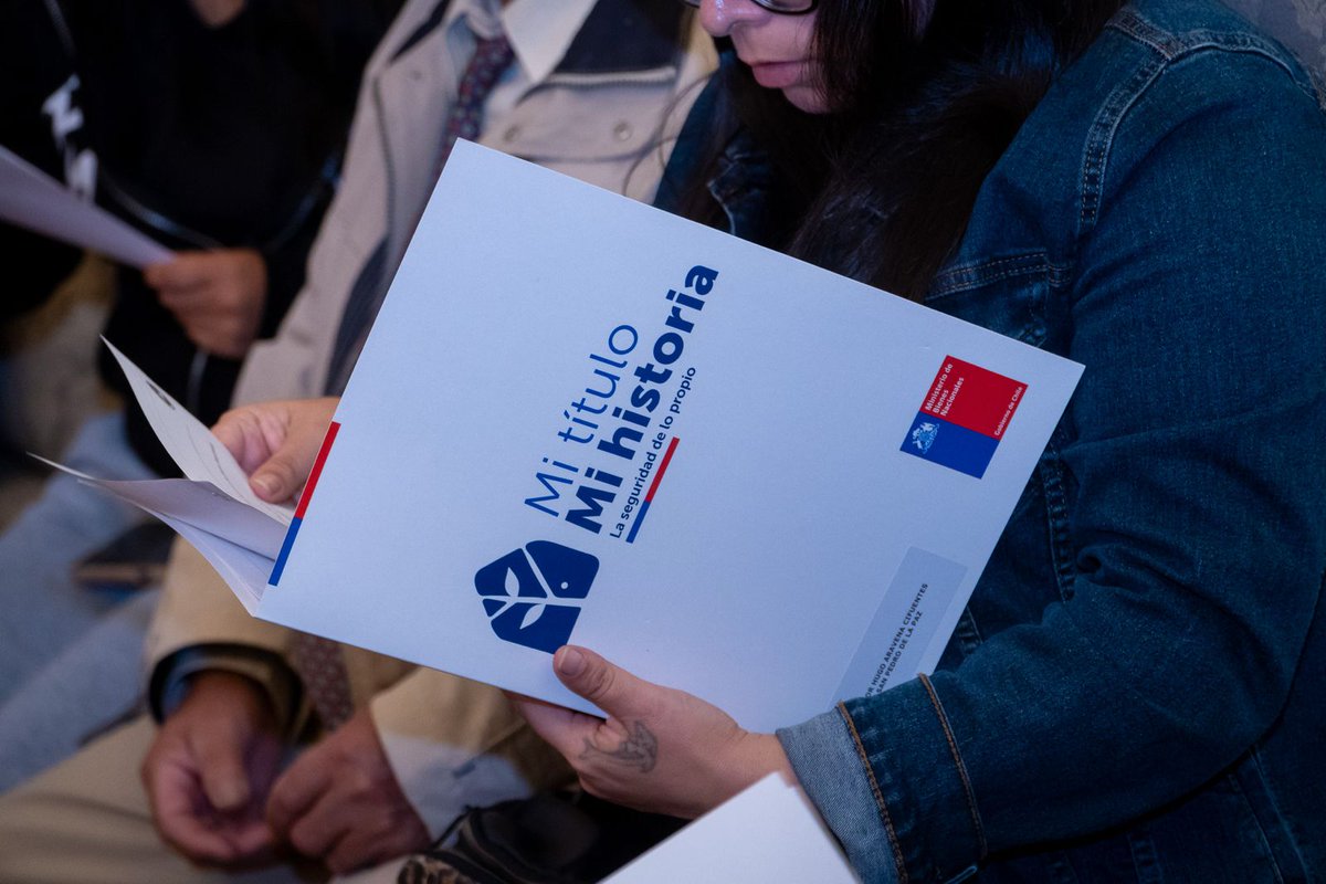 🏡 Un sueño hecho realidad: 35 familias de la Provincia de Concepción recibieron sus Títulos de Dominio, un paso clave para acceder a mayor seguridad jurídica, beneficios y mejor calidad de vida. En el Biobío ya se han entregado 4.570 títulos. 💛🙌🏻