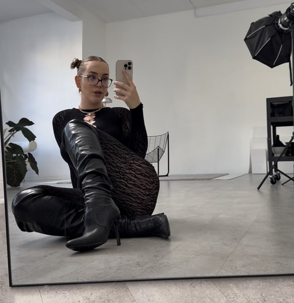 Ema Santi🕊 tweet media