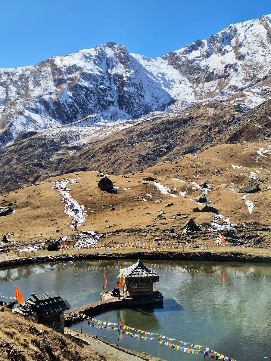 sauravonweb's tweet photo. Exploring Kalpa: mountains, magic, and Krishna’s serenity.

#kalpa #himachal