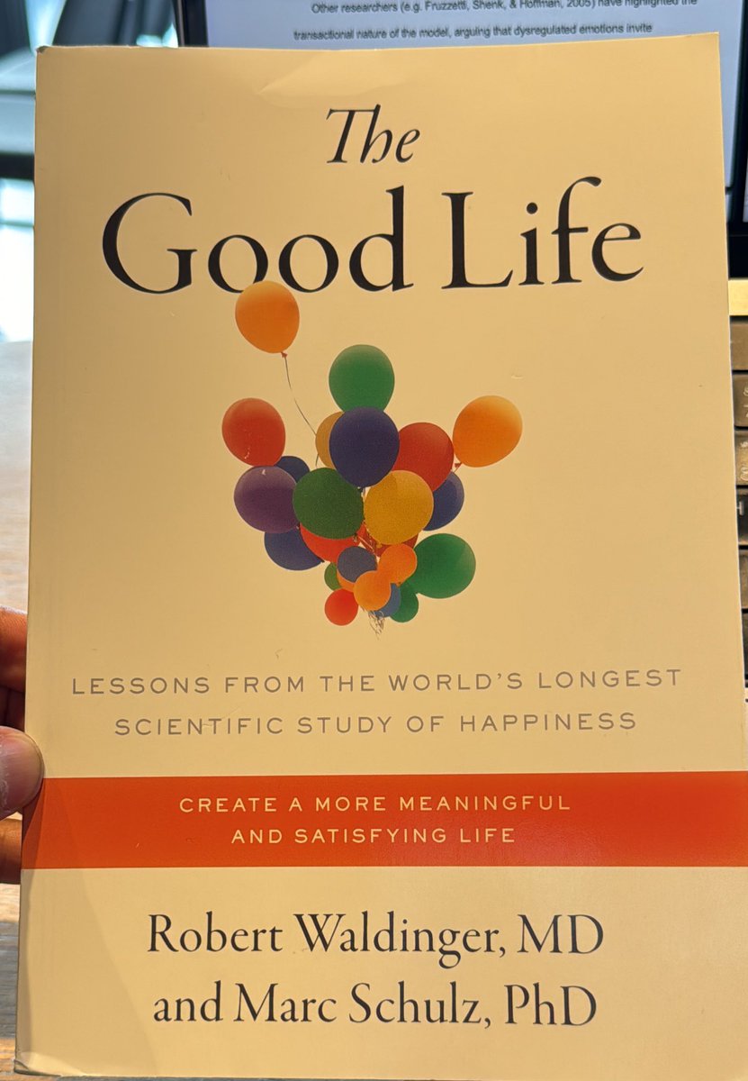 التفهم والمصادقة هو أساس العلاقة الزواجية

على سبيل المثال، استخلصت دراسة قيمت نقاش ١٥٦ زوجاً أن قيام أحد الطرفين بمحاولة تفهم الطرف الآخر أدى إلى ارتفاع جودة ورضا علاقة الزواجية