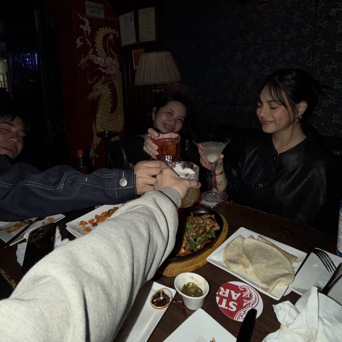 miksxela's tweet image. ackkkkk enjoy kayo diyan