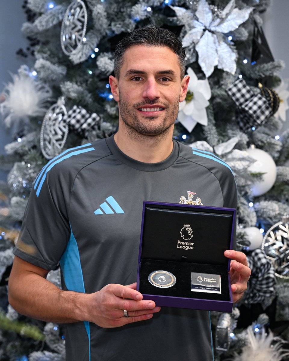 파비안 샤르 200경기 기념 사진