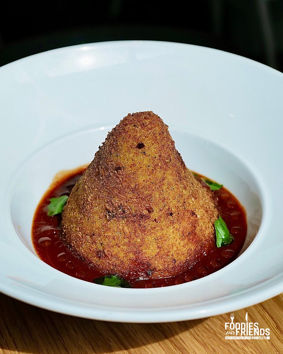 Chef Ilias Gugole of Marmo teaches how to reimagine Thanksgiving leftovers, turning turkey and mashed potatoes into new, flavorful dishes like homemade gnocchi. Get the dish with @katiestonehtx on @fox26houston ➡️ youtube.com/live/pLDmfGofJ…