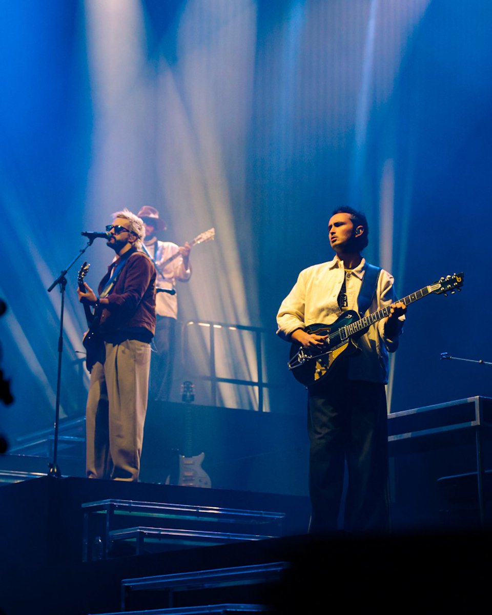 AlmanaquePuebla's tweet photo. MORAT LLEGÓ A PUEBLA CON SU GIRA "ASUNTOS PENDIENTES" 🤩🫶🏻

El Estadio Hermanos Serdán vibró como nunca al ritmo de los más grandes exitos de @morat 🎸🎶

Entre luces, gritos y canciones que nos hicieron bailar gritar y llorar, vivimos una noche inolvidable. ✨

Coméntanos ¿Cuál es tu asunto pendiente? 👀👇🏻

📸: @Veck_Arenas

#morat #puebla #asuntospendientes #EstadioHermanosSerdán
