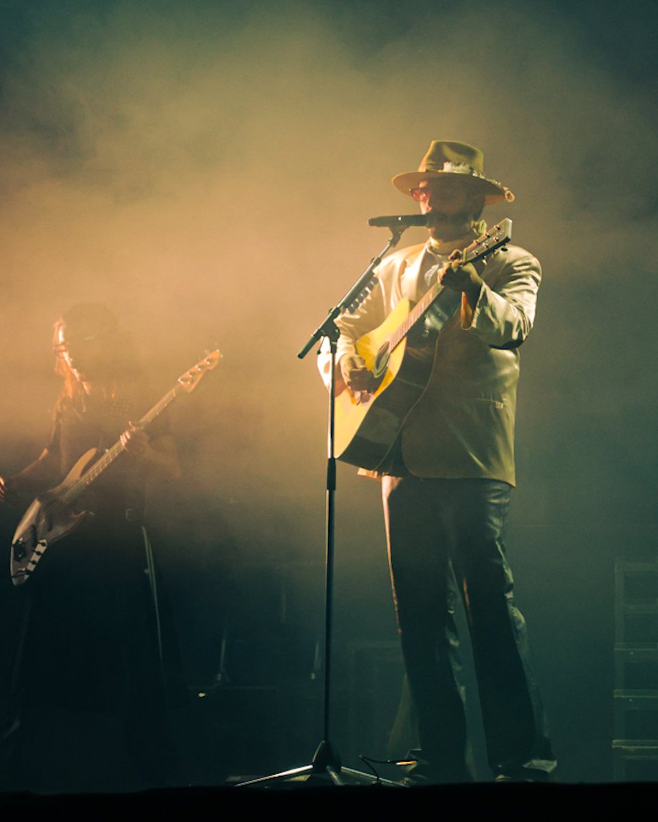 AlmanaquePuebla's tweet photo. MORAT LLEGÓ A PUEBLA CON SU GIRA "ASUNTOS PENDIENTES" 🤩🫶🏻

El Estadio Hermanos Serdán vibró como nunca al ritmo de los más grandes exitos de @morat 🎸🎶

Entre luces, gritos y canciones que nos hicieron bailar gritar y llorar, vivimos una noche inolvidable. ✨

Coméntanos ¿Cuál es tu asunto pendiente? 👀👇🏻

📸: @Veck_Arenas

#morat #puebla #asuntospendientes #EstadioHermanosSerdán