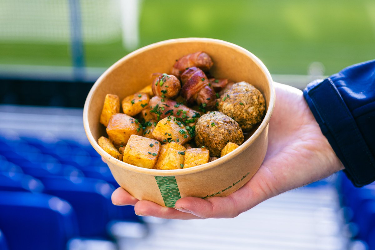EvertonStadium's tweet image. Christmas is coming to Hill Dickinson Stadium! 🎄

Our limited-edition festive menu is landing on the concourse at every home game from now until the end of the year.

Think crispy Buttermilk Turkey Burgers, giant Yorkie Wraps packed with all the trimmings, indulgent Pigs in…