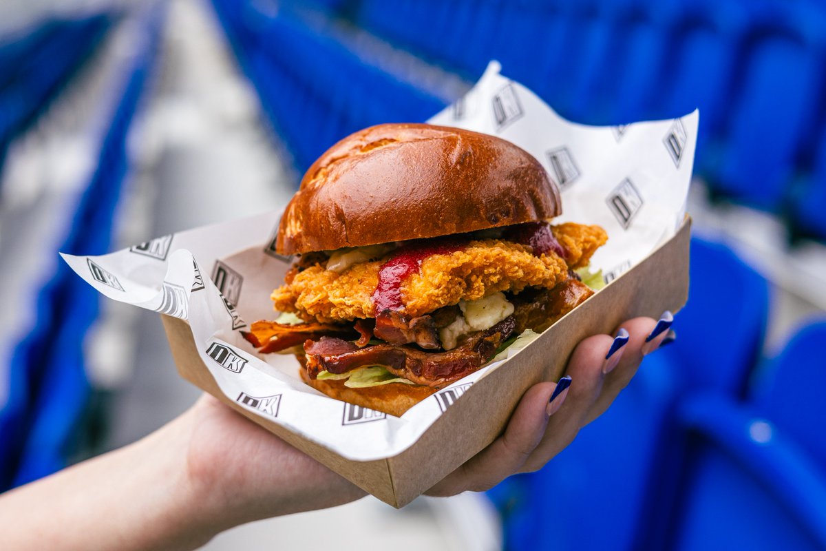 EvertonStadium's tweet image. Christmas is coming to Hill Dickinson Stadium! 🎄

Our limited-edition festive menu is landing on the concourse at every home game from now until the end of the year.

Think crispy Buttermilk Turkey Burgers, giant Yorkie Wraps packed with all the trimmings, indulgent Pigs in…