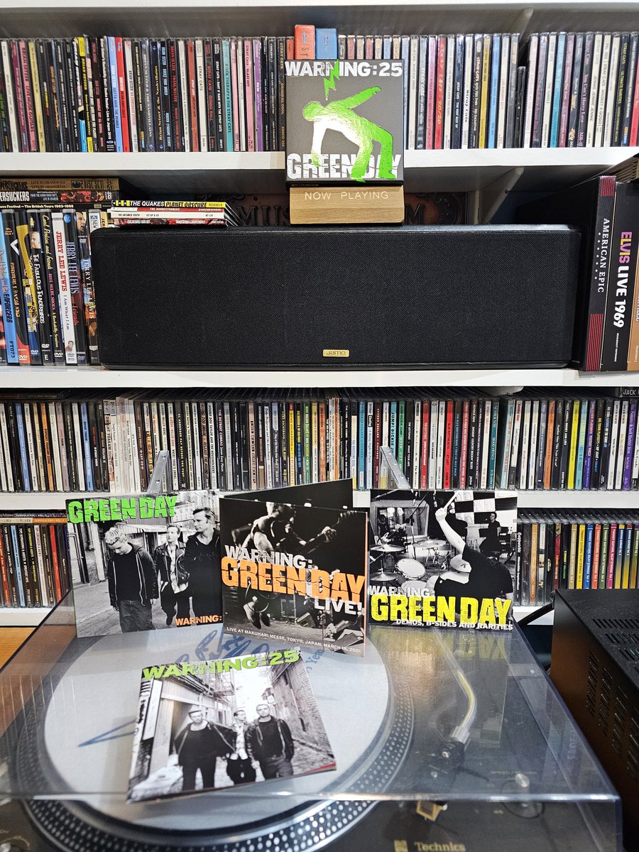 rockaholic67's tweet image. Tämä perjantai on vihreä. Warning:25  #greenday #nowplaying #boxset