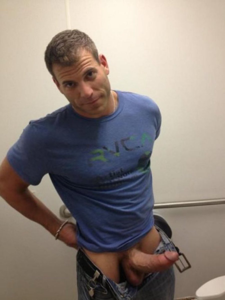 hotgayhusbands's tweet photo. Visiting Daddy at work https://t.co/6E06tXHXLZ