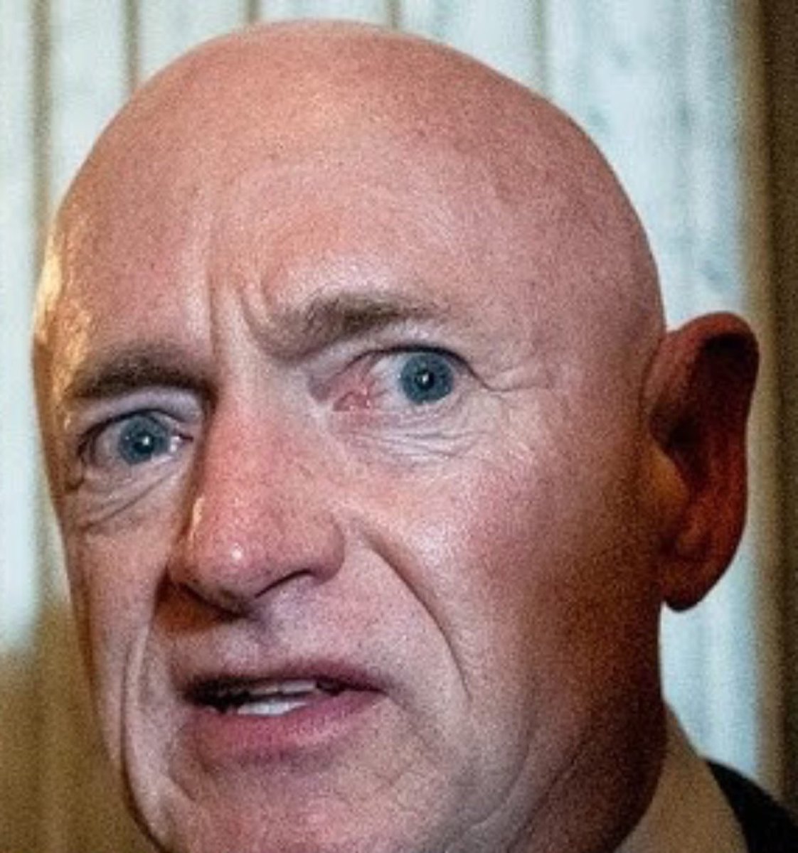 QMegaTrump's tweet image. Mark Kelly is extremely worried folks he&apos;s reposting Democrats on his X acct, that are standing with him
Time for us to do the same
Give me a THUMBS-UP👍, If you fully support Pete Hegseth stripping Mark Kelly of his rank and issuing him a Court martial for Sedition