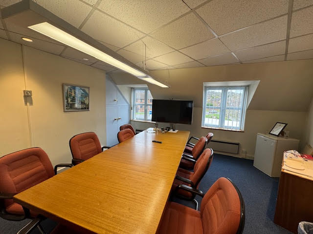 DBKProperty's tweet photo. New Instruction!!  1,295 - 2,668 sq.ft. Business unit / #Office, suitable for a variety of uses including medical, offices, laboratory in #PrincesRisborough town centre. #ToLet https://t.co/DJTHyXwMYd