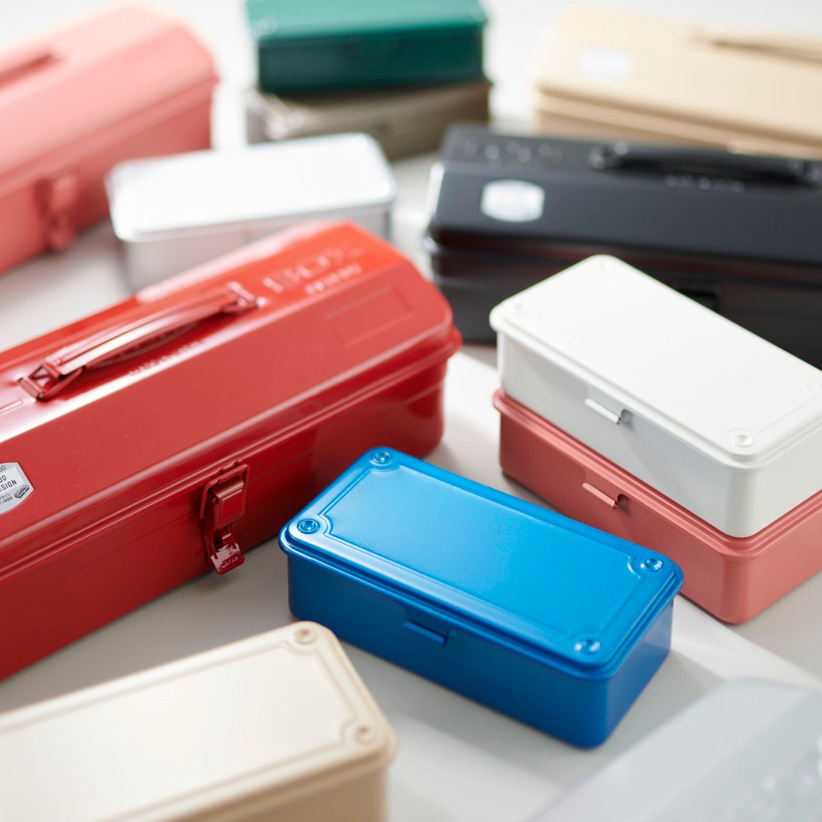 Fendrihan's tweet image. Toyo Tool Boxes are back in stock and make great holiday gifts 😉

View the collection here: ow.ly/Uso650Xy8Kl

Learn more about the brand here: blog.fendrihan.com/2022/05/produc…

#mensstyle #toolbox #madeinJapan #Toyo #Fendrihan