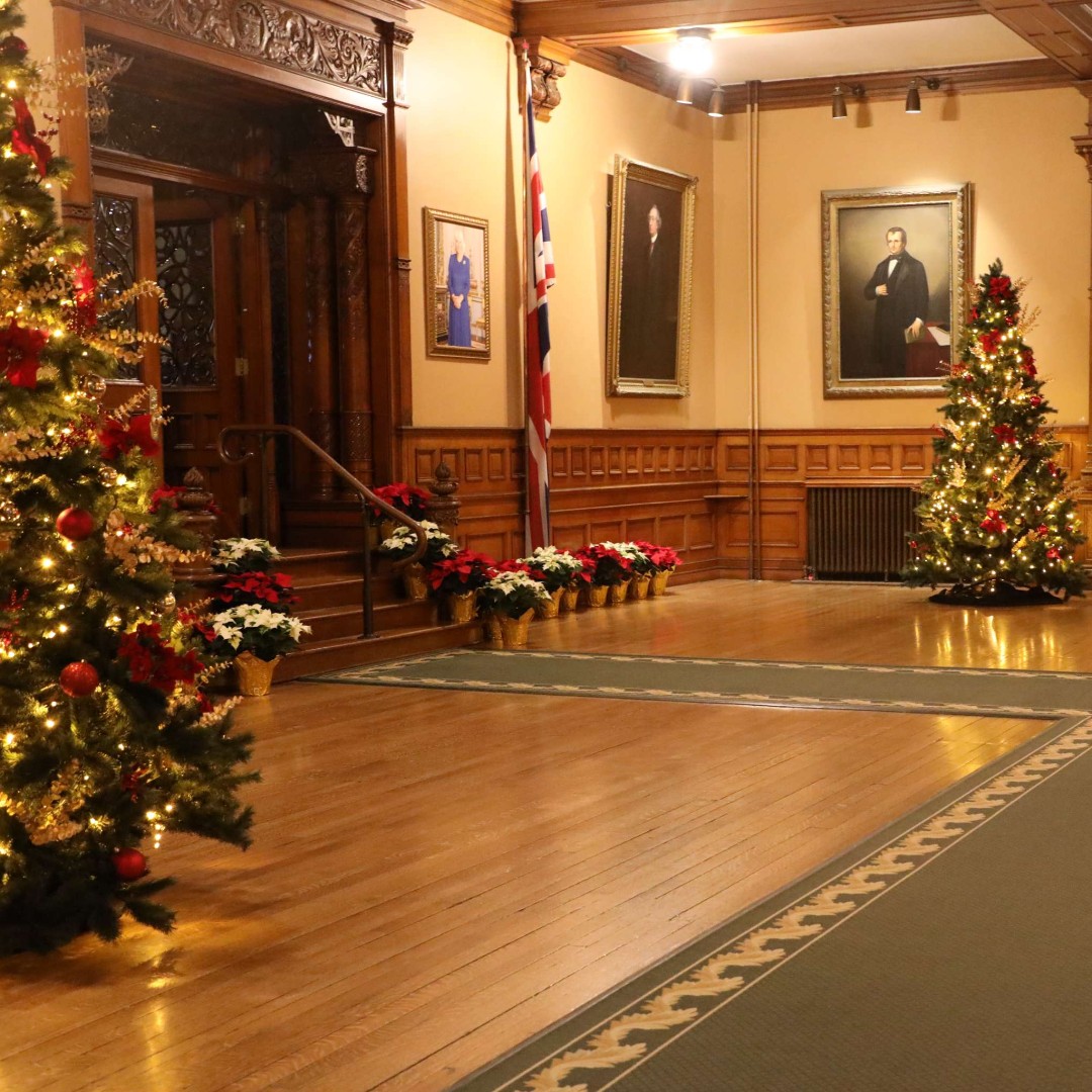 lao_english's tweet image. Experience the magic of the season at Ontario’s Legislative Building ✨ Visit throughout December to enjoy holiday lights and festive décor. Bonus: Stop by on a Festive Lights date (Dec. 10, 13, 17, 20, 22, 23) for Santa, music, and seasonal activities! #exploreqp #torontoevents