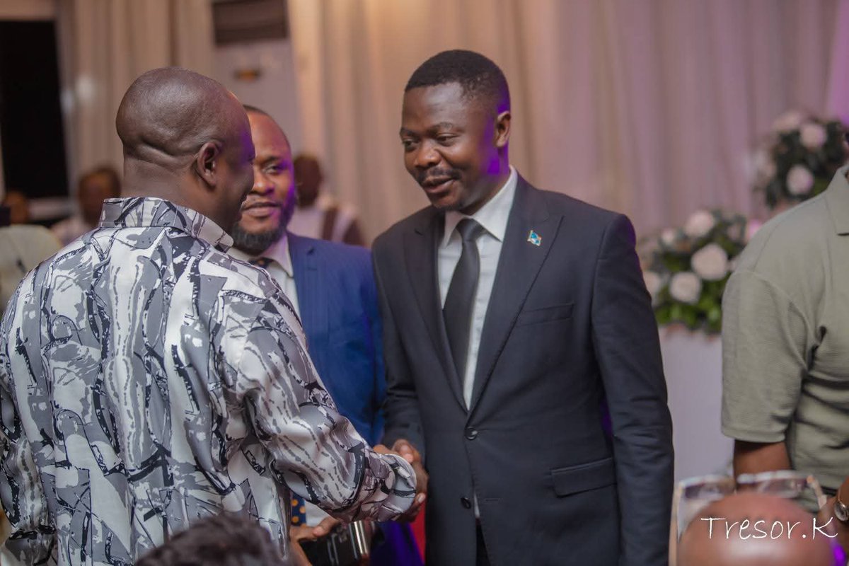 PatrickLokala_'s tweet image. #RDC ! L’Eternel notre Dieu nous recommande de pleurer avec ceux qui pleurent. C’est dans cette logique que j’étais allé présenter mes condoléances à l’Hon. SG @AugustinKabuyaT qui a perdu son frère.