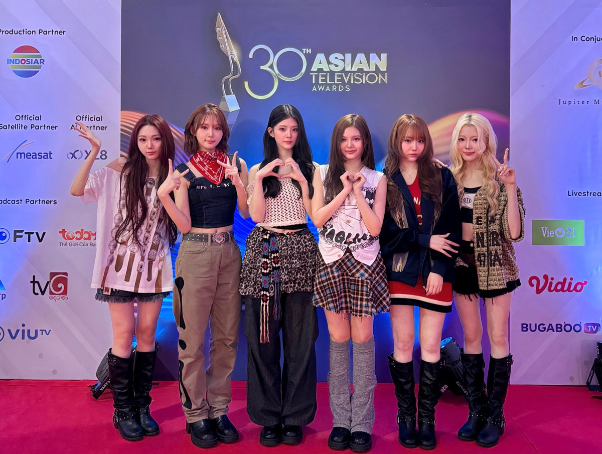 official_KIIRAS's tweet photo. [📸]

20251128 30th Asian Television Awards DAY1 완료💘

첫 날부터 에너지 폭발⚡ 함께 즐겨 주셔서 감사합니다💛 내일 또 만나요!

Energy explosion from day one⚡ Thank you for enjoying it with us💛 See you again tomorrow!

#KIIRAS #키라스
#BANGBANG #KIIRAS_BANGBANG https://t.co/Qs9H1e1lB2