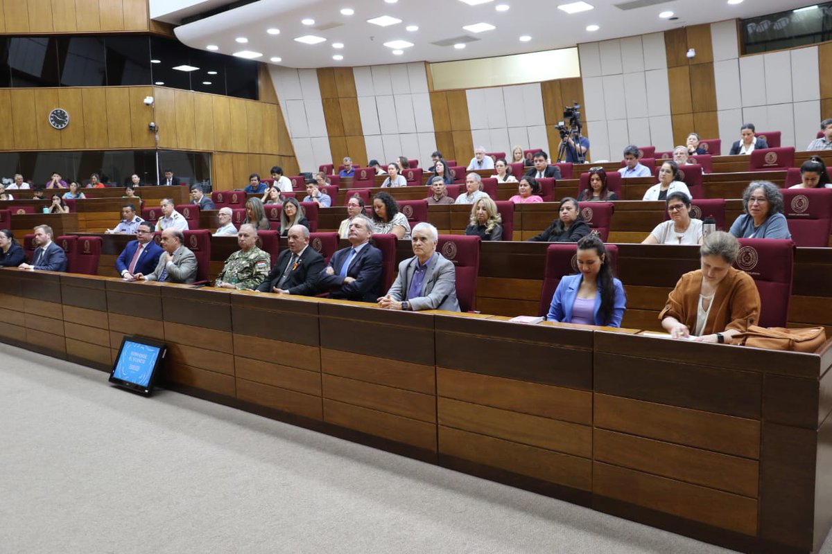 “Rompiendo silencios”: exponen informe sobre violencia contra periodistas

senado.gov.py/index.php/noti…

#SenadoPy