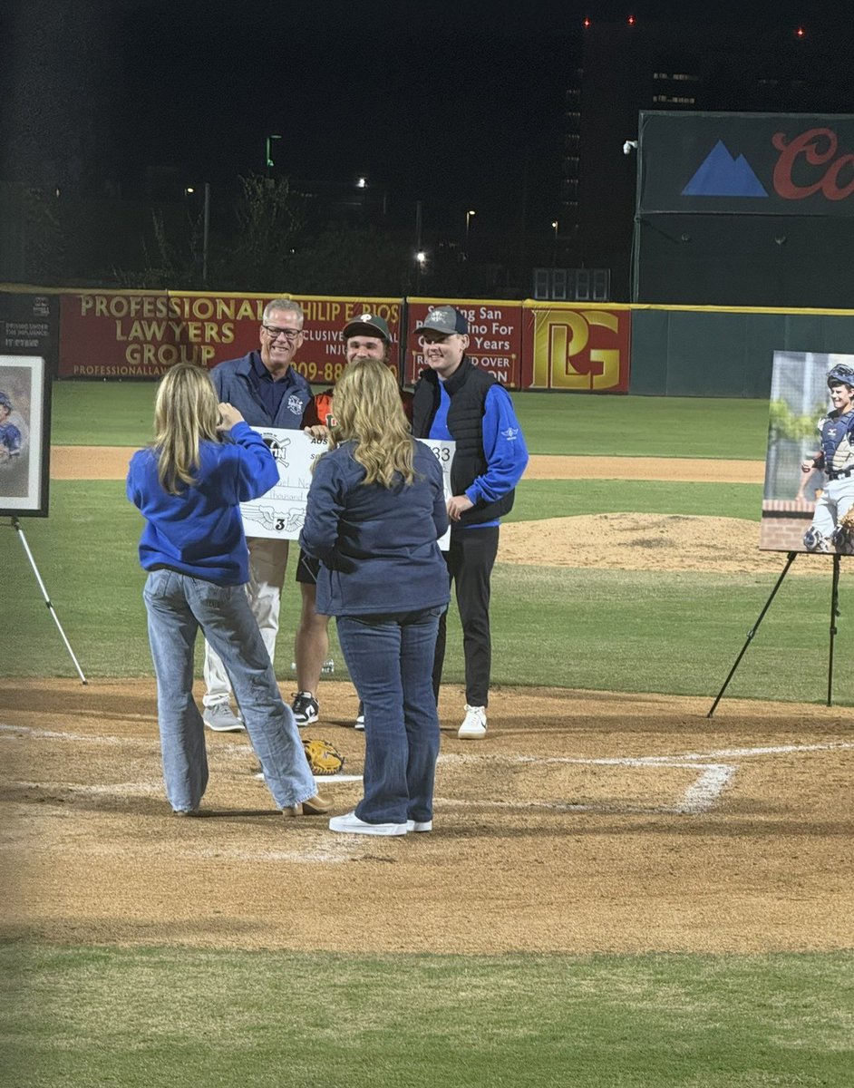 Michael_Neri23's tweet image. Thank you to the Austin Gorrell Foundation for selecting my essay for this generous scholarship. Thank you to Austin&apos;s father and brother, whom I had the honor of meeting as well. I will never forget this moment. One day, after my school and baseball journey, I hope to pay this…
