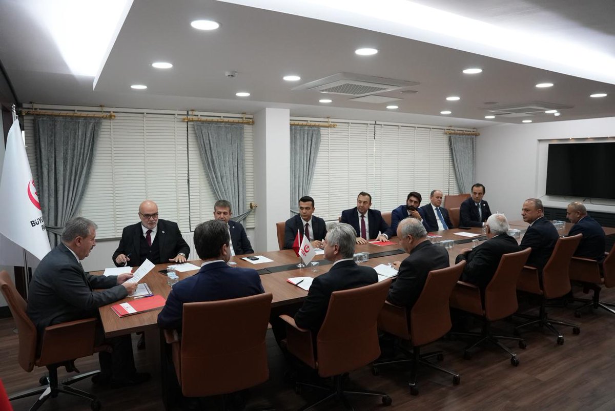 Partimizin Başkanlık Divanı Toplantısı, Genel Başkanımız Sayın Mustafa Destici’nin başkanlığında Genel Merkezimizde gerçekleştirildi. 

Alınan kararların ülkemize, milletimize ve camiamıza hayırlar getirmesini temenni ediyoruz.