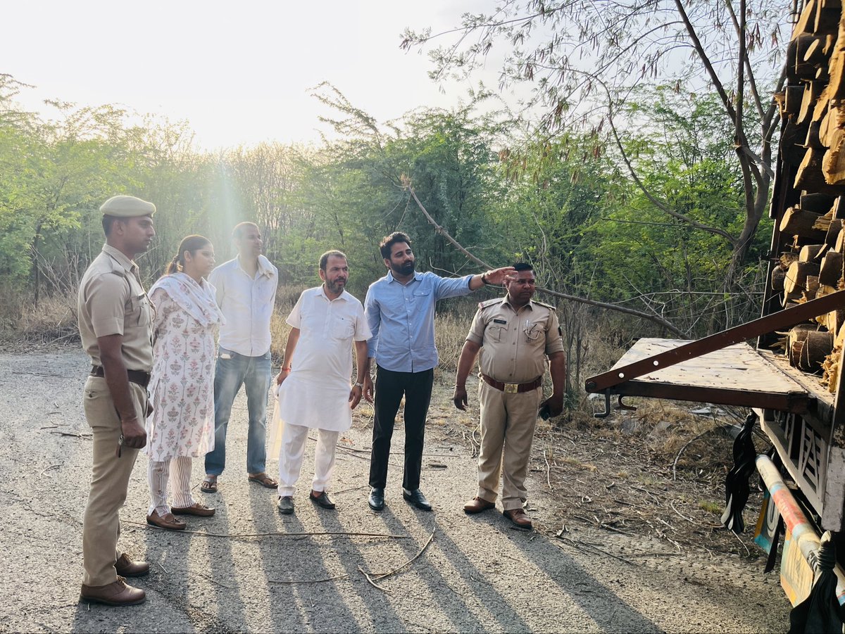 vikranttongad's tweet image. NGT’s Major Decision on the Illegal #Tree Cutting Case at DCM 🌳

Last year, more than 1K trees were illegally cut inside the closed #DCM factory premises in #Greater Noida. After multiple hearings, the Hon’ble NGT has now delivered an important and decisive order in this matter.