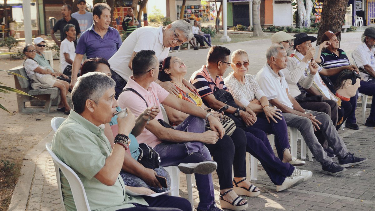 ComunesAtlan's tweet photo. Los actores populares del Carnaval de Barranquilla apoyan modificar la Ley 706 de 2001 para que quienes mantienen vivas nuestras tradiciones sean quienes definan el rumbo de esta fiesta, devolviéndole su esencia popular. https://t.co/EjYZjwzUl5