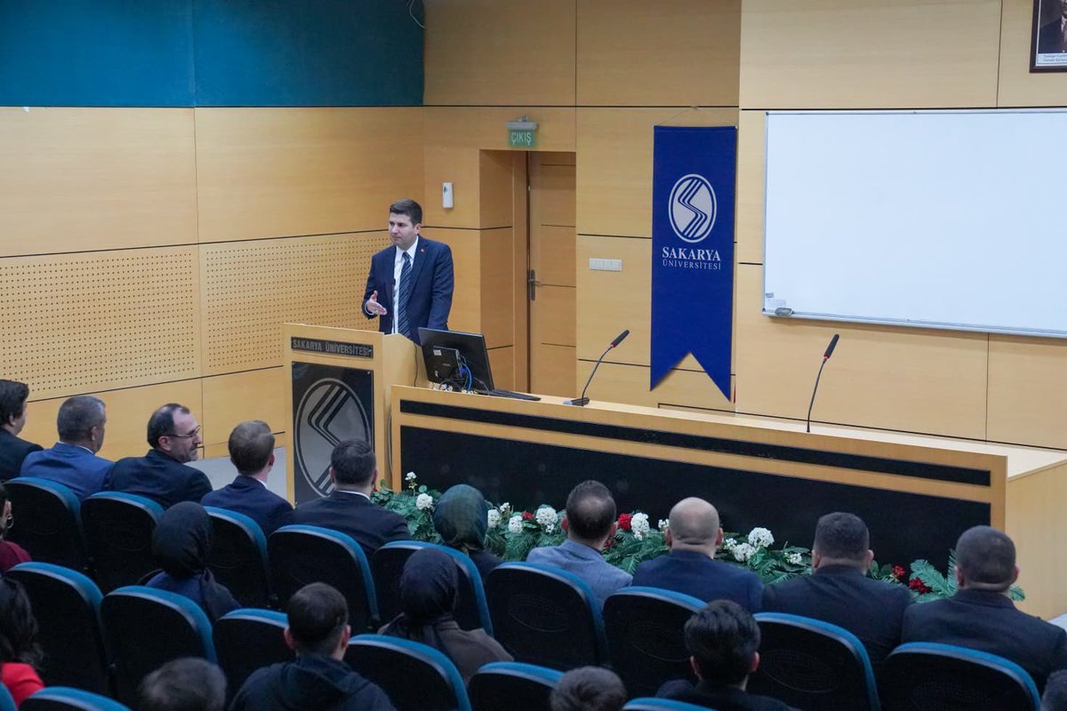 Sakarya Üniversitesi Teşkilatımızı ziyaret ederek ülküdaşlarımızla bir araya geldik. 

Liderimizin dediği gibi:
Dağınık kum taneleri değil, çelik bir yumruk olacağız! 🇹🇷