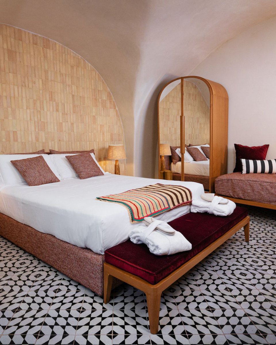 Tucked between Catania and Mount Etna, Relais San Giuliano is a serene retreat wrapped in vineyards, citrus groves and timeless Sicilian rhythms. A place to slow down, sip local wine, and feel the magic of the volcanic landscapes and baroque beauty 🍋✨ 

buff.ly/VSnefb4