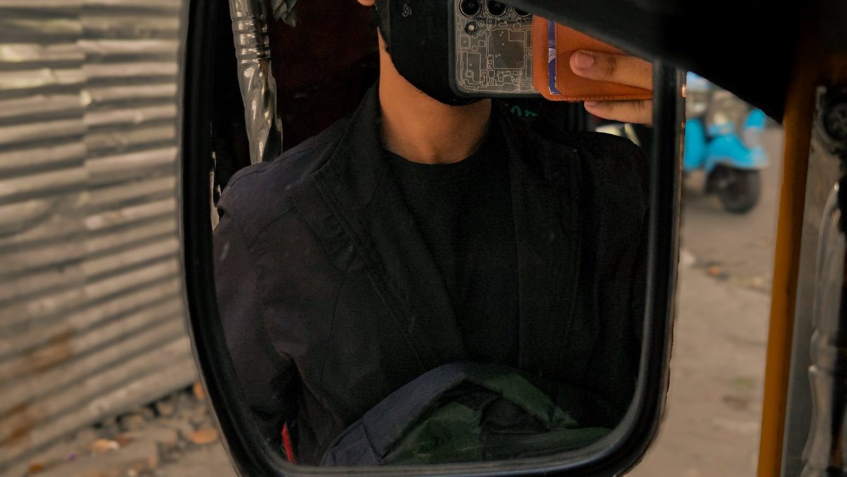 geekedout__'s tweet image. Random.