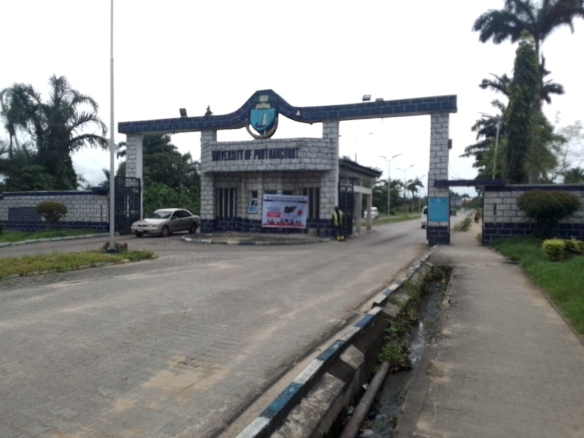 Barristerstreet's tweet image. 🆕🇳🇬 A Port Harcourt High Court has sentenced Damian Chinaemerem Okoligwe, a 400‑level UNIPORT student, to death by hanging for the murd£r of his ex-girlfriend, Justina Otuene, a 300‑level Biochemistry student.

The killing occurred on October 20, 2023, at Okoligwe’s residence in…