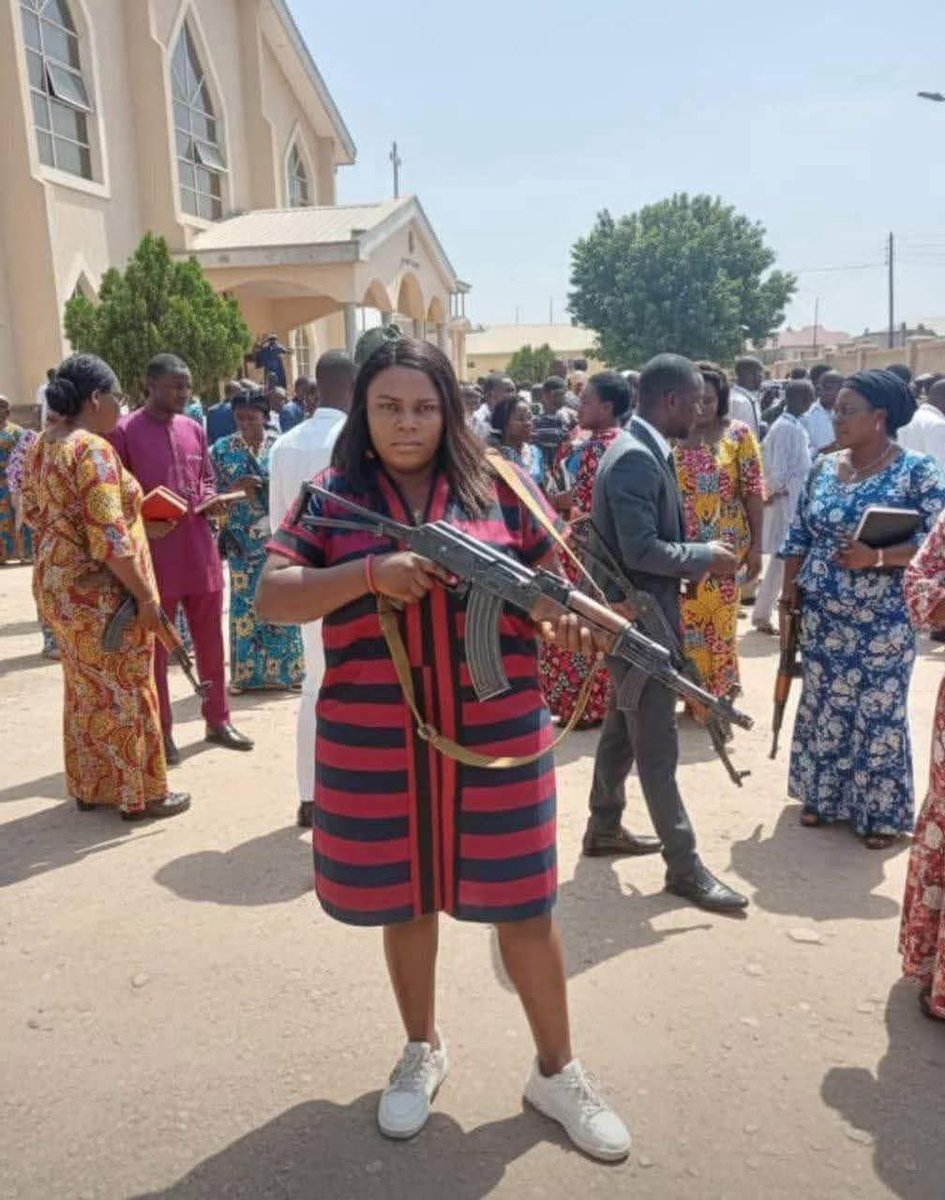 michaelisih_dev's tweet image. Welcome home my love. Hope you came back with your starter pack?