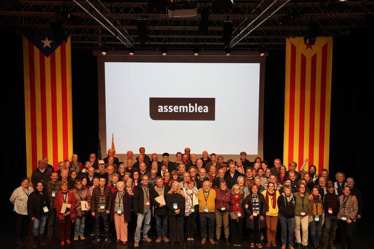 📍 ANC Molins de Rei i diverses Assemblees de Base del Baix Llobregat vam participar a Cardedeu la trobada anual de territorials i sectorial
150 activistes i voluntaris de l’<a href="/assemblea/">Assemblea Nacional Catalana</a> treballant per definir noves línies , reforçar vincles i compartir experiències. 💛
 #FemXarxa