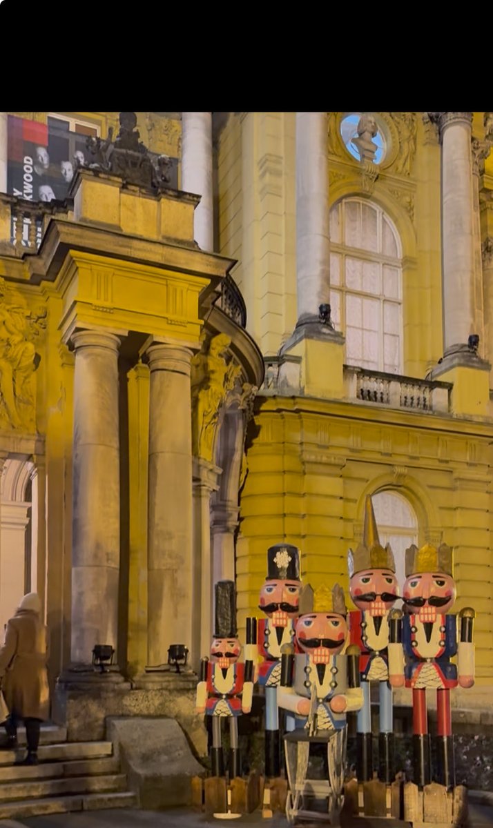 PlaviTramvaj's tweet image. stood on business i konačno dočekali karte za orašara🤩🩰

#zagreb #plavitramvaj #nutcracker