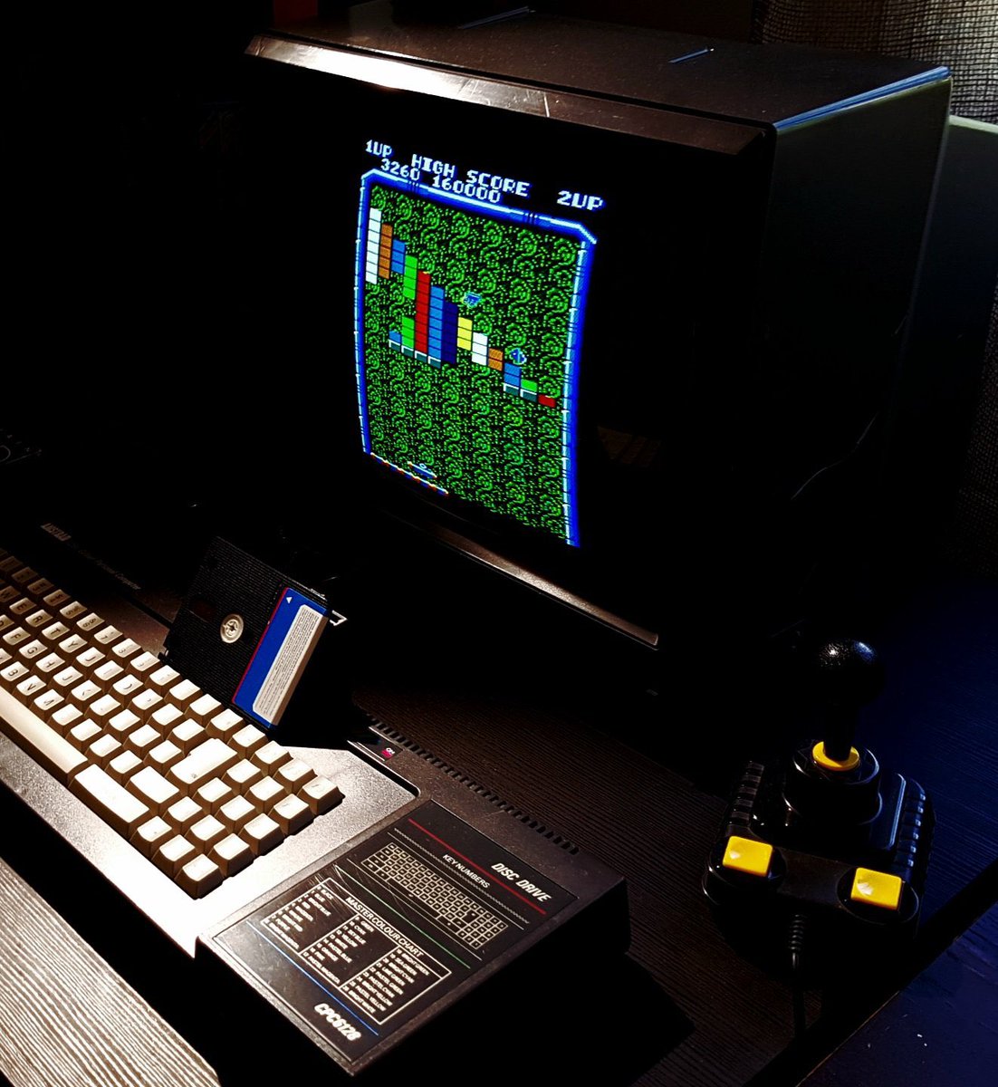 LundukeJournal's tweet image. Here’s a few pictures of beautiful old computers to remind you of how awesome computers can be.

Courtesy of @Retroldies.  (Worth a follow if you appreciate retro hardware.)