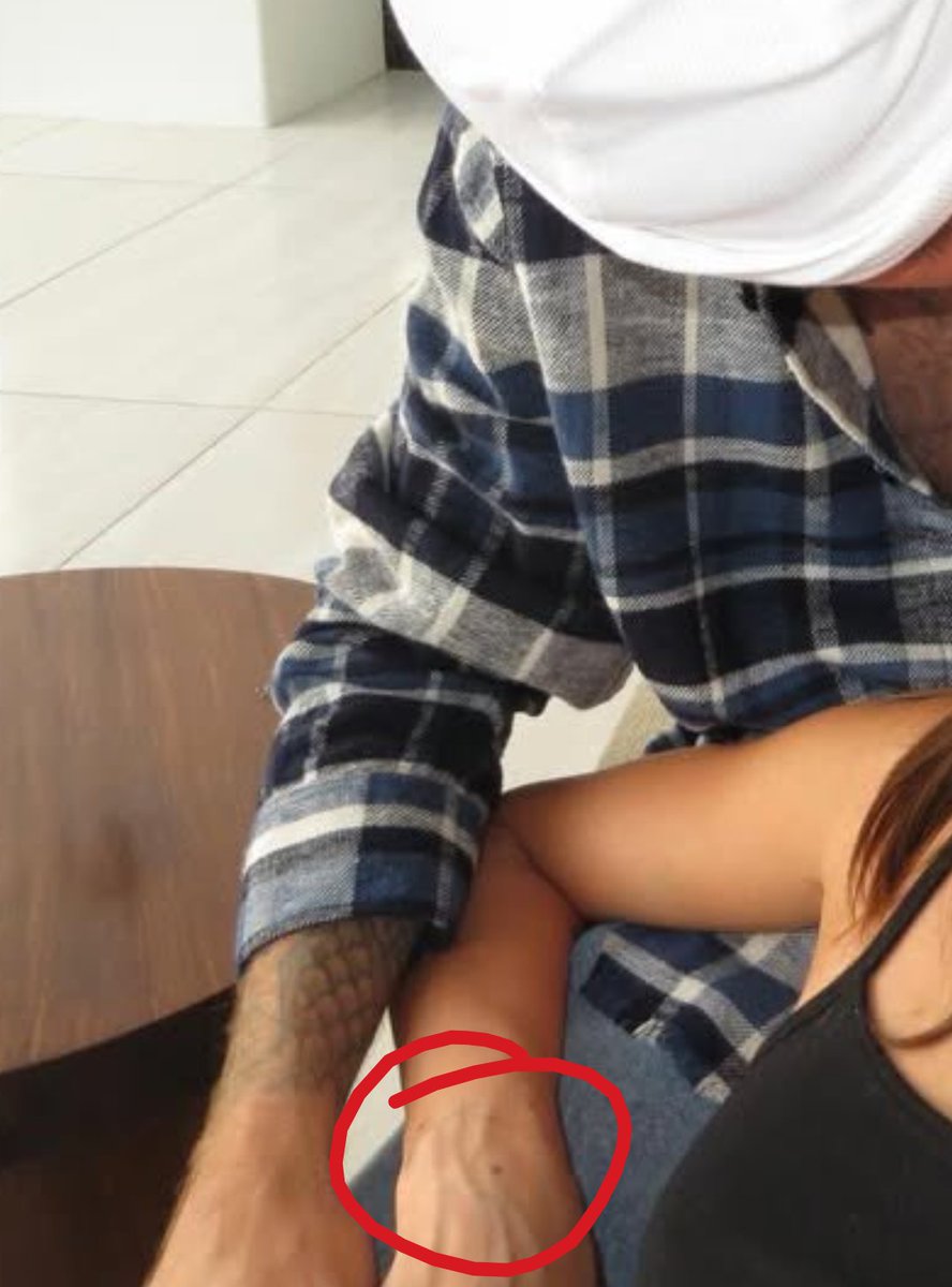 devaaaaang's tweet image. What&apos;s that? 👀🧐