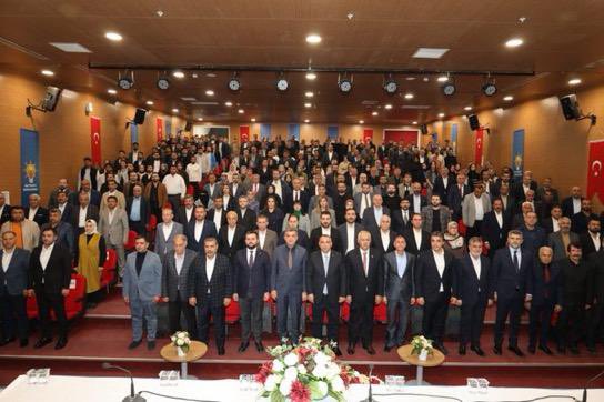 IHSANDEGIRMENC's tweet photo. Bugün il başkanımız @milhamigunbegi ‘nin öncülüğünde gerçekleştirilen il danışma meclisi toplantısına katılarak ilçemizin ihtiyaçlarını ve hemşehrilerimizin taleplerini değerlendirdik.

Her zaman olduğu gibi, yolculuğumuzun merkezinde vatandaşımızın sesi, beklentisi ve desteği var.

Vatandaşlarımıza daha etkin ve nitelikli hizmet sunmak adına çalışmalarımızı planlı, disiplinli ve kararlı bir şekilde sürdürmeye devam edeceğiz. 
#30GündeŞanlıurfa @CYAZMAC @milhamigunbegi @ibrahimeyyupogl @AEminOnenOfis @HikmetBasak_63 @ProfDrDusak @malicevheri @bybekirbozdag @AKPART006 @akpartiurfa @abuyukgumus @yusufkus063
