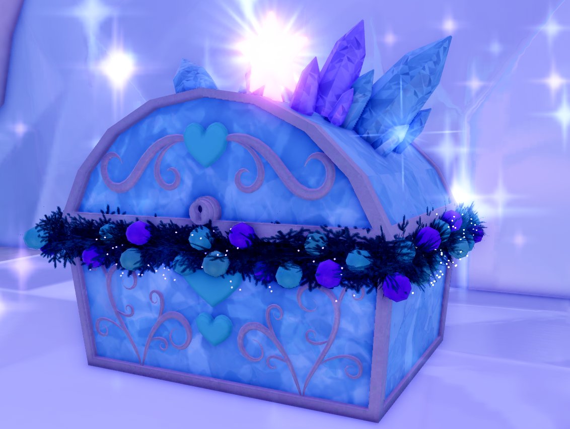 RoyaleHighValks's tweet photo. Wow! We love seeing the community come together for this Glitterfrost Chest Hunt! ✨

By the way, Cheepi even designed themed chests for every single day! Big shoutout to @cheepiiii 💖 https://t.co/RsbM0SpmQo