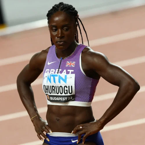 A couple of weeks ago, Victoria Ohuruogu, came to visit us at Pakeman. Victoria is an Olympic athlete who won Bronze in Paris 2024, 400m race. Not only did she win an Olympic medal but she
also set a national record in the women's 4x400m relay!