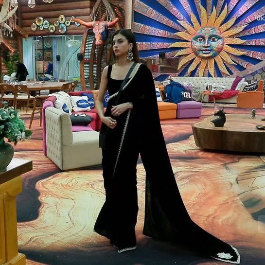 lust4ly's tweet image. chand sifaatish personified 🌙