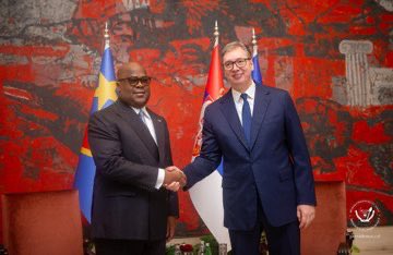 🇨🇩🤝🇷🇸 Le Président Félix-Antoine Tshisekedi a été reçu à Belgrade par Aleksandar Vučić.
Coopération renforcée dans l’éducation, l’agriculture, la formation policière et les infrastructures sportives.
Des projets stratégiques pour valoriser le potentiel de la RDC.
<a href="/Presidence_RDC/">Présidence RDC 🇨🇩</a>