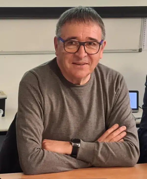 cafepedagogique's tweet image. Comment la formation du personnel enseignant à l’Intelligence Artificielle interroge nos dispositifs de formation (par @brunodev) : cafepedagogique.net/2025/11/28/la-…