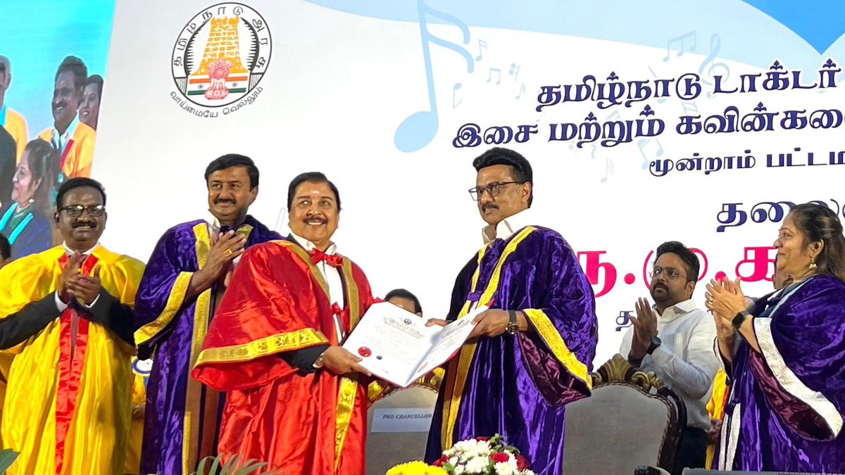 ItsAbishek04's tweet image. Actor #SivaKumar conferred with honorary doctorate by #TamilNaduGovernment for his work in the field of arts