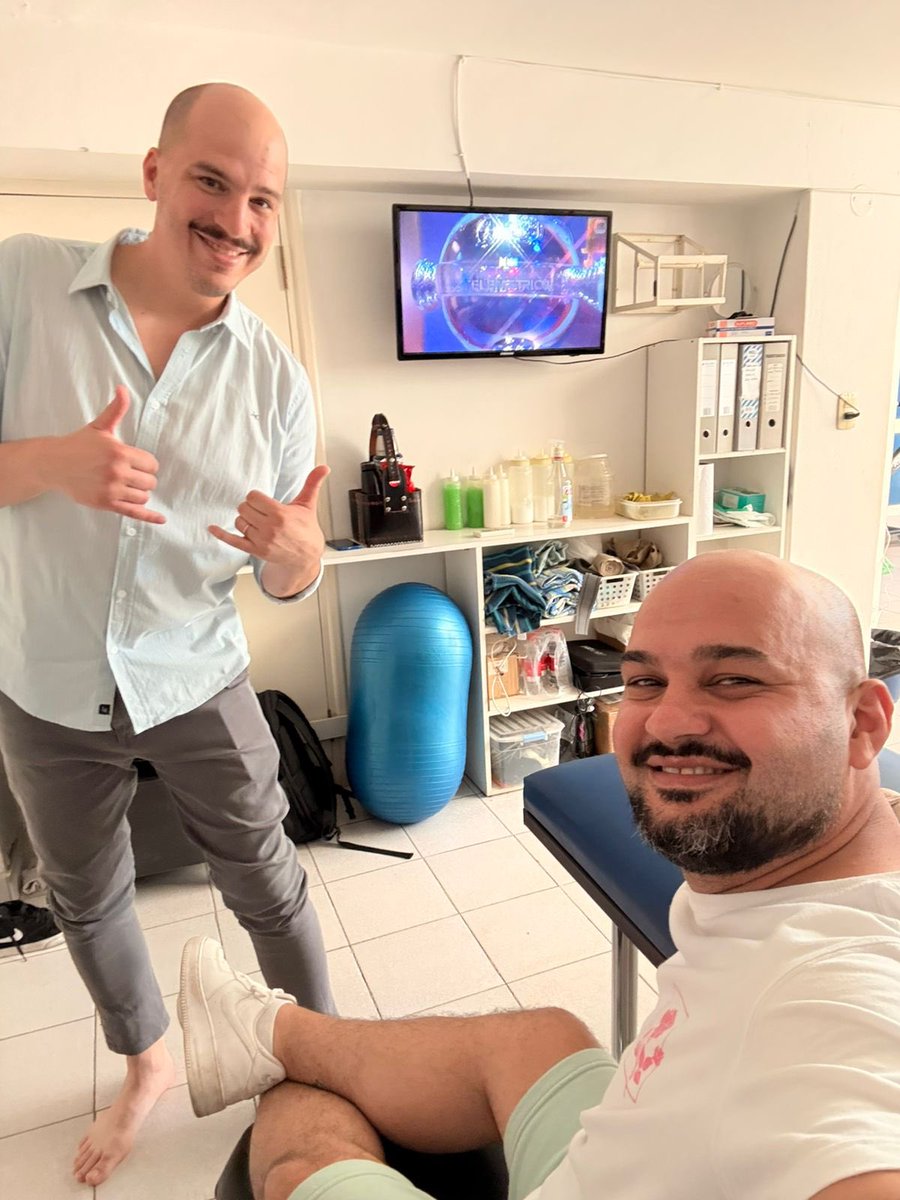 2 pelones viendo #telemetrico #TelemetricoF1 mientras hacemos KINESIOLOGIA