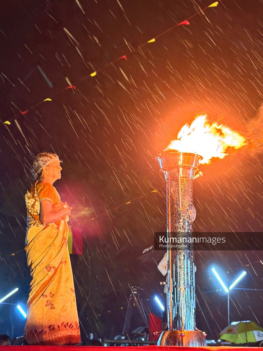 மாவீரர்களுக்கு அஞ்சலி செலுத்தும் பொழுது ஒவ்வொருவர். மனதிலும் நிலை நிறுத்திக் கொள்ள வேண்டியது விலைமதிப்பற்ற உயிர்களை விலையாகக் கொடுத்து விட்டோம்  தமிழீழம் ஒன்றே தீர்வு.