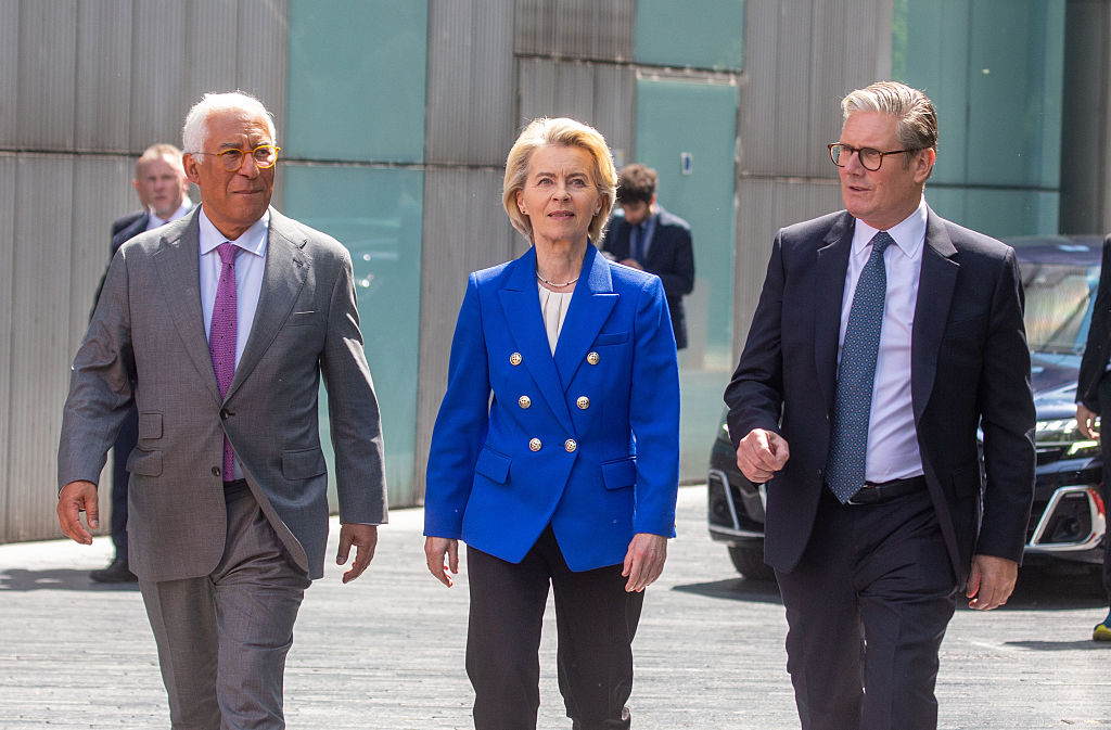 Euractiv_DE's tweet image. Kein Deal für Großbritannien beim EU-Verteidigungsprogramm SAFE: SAFE ist ein EU-Programm, das mit rund 150 Milliarden Euro die gemeinsame Beschaffung und Produktion von Verteidigungsgütern in Europa fördern soll. dlvr.it/TPWYrC