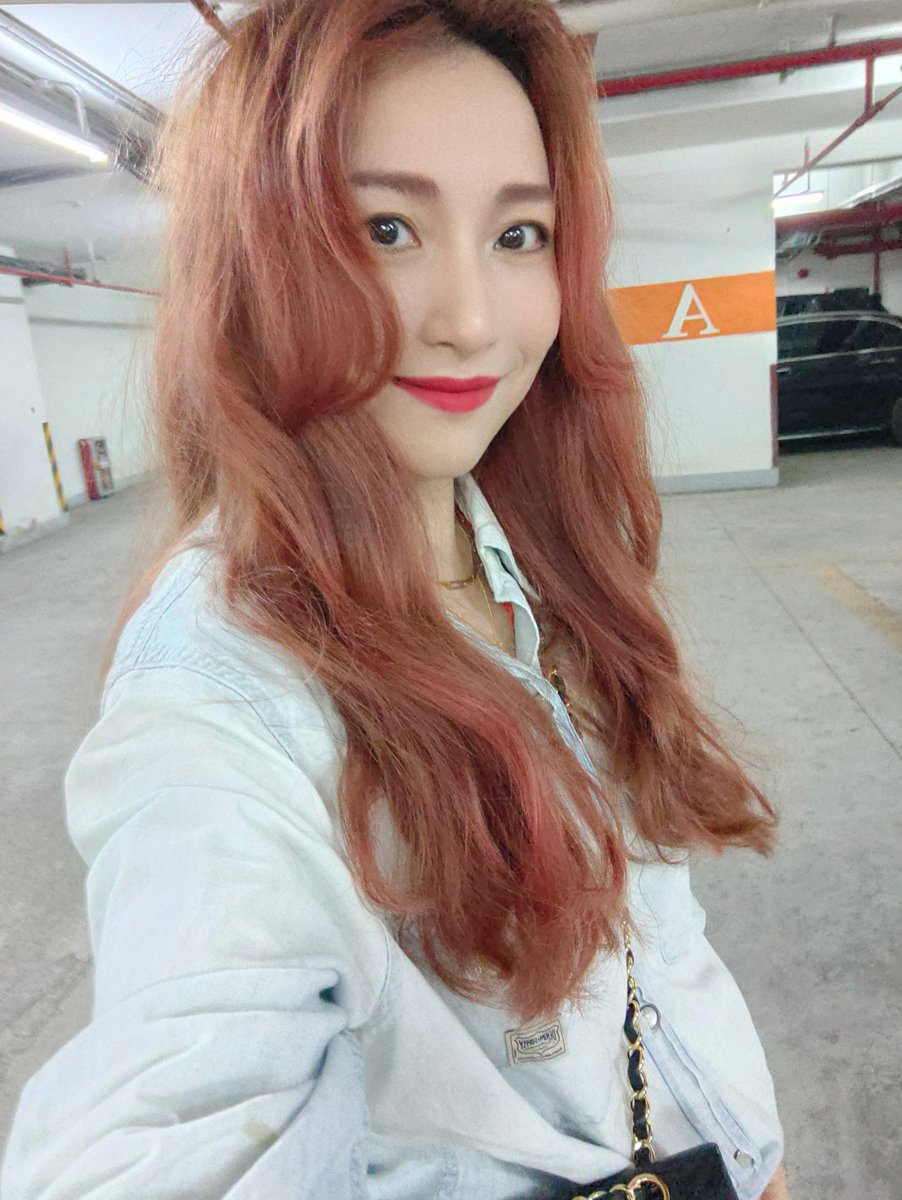 绿毛龟上供老婆
高媛惠，33岁，是一名小学美术老师
联系方式qq1430828818