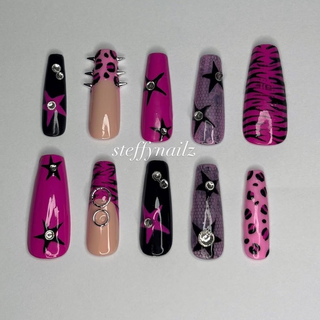 zeppelistars's tweet image. cc les gens, je fais des press on et j’aimerais bcp me faire connaître! j’ai commencé il y a 1 an, j’aimerais vraiment pouvoir vivre de cette passion si vous pouviez partager ça m’aiderait bcp

n’hésitez pas à me dm pour des infos ou voir mon insta steffynailz!

RT appréciés ♡✯